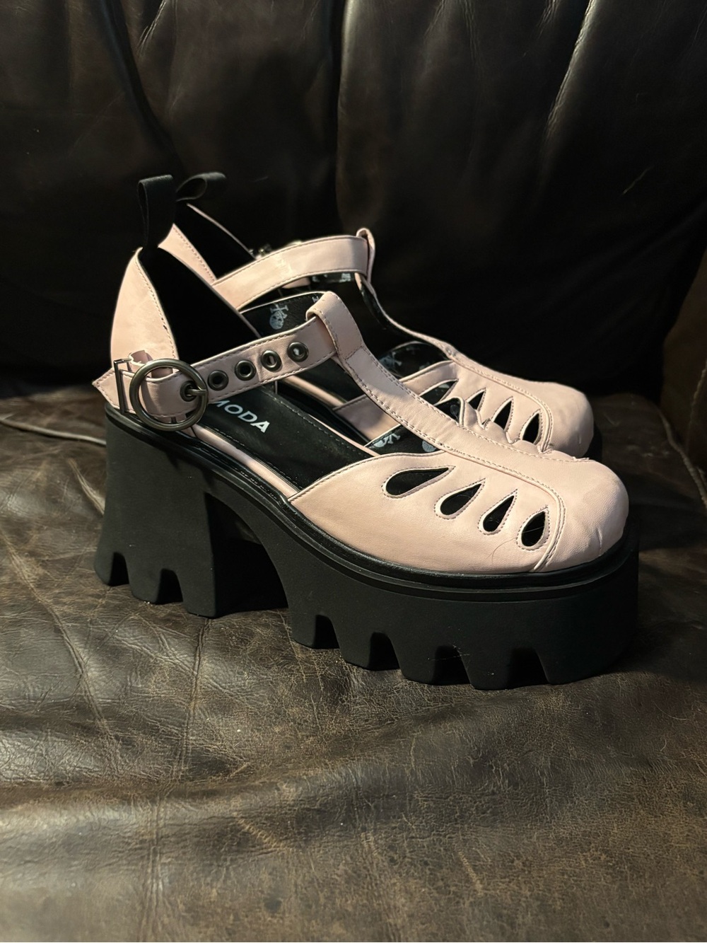 La Moda Dolls Kill Pink T-Strap Platform Heeled Sandals with Black Sole - Picture 3 of 5